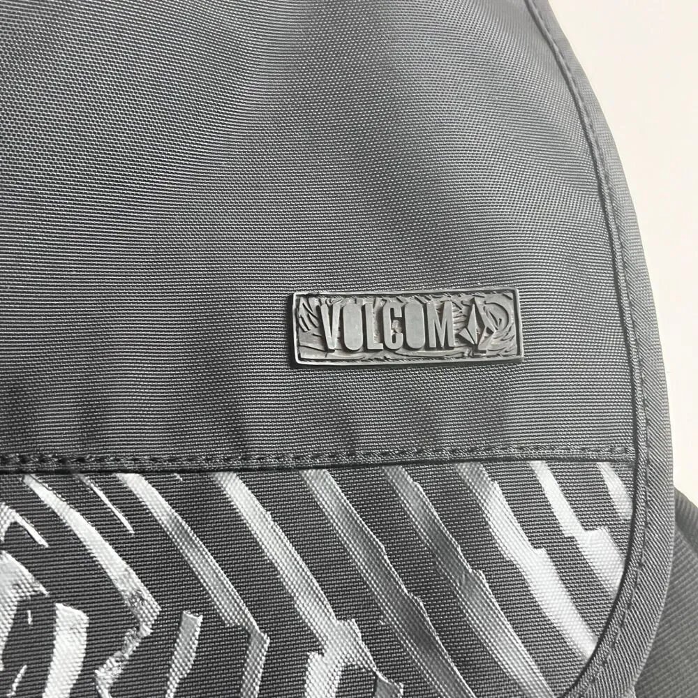 Volcom Messenger Bag Laptop Computer Corporate Black 2 Padded Sleeves Top Handle